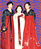 Photo of Korean ladies in national costume.