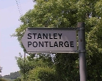 Sign post for Stanley Pontlarge
