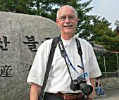 Photo of Jan Essing with his camera.
