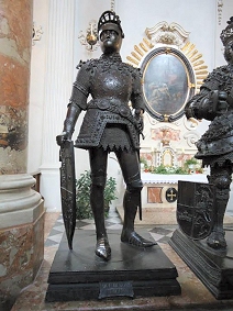 Photo of knight statue in Innsbruck.